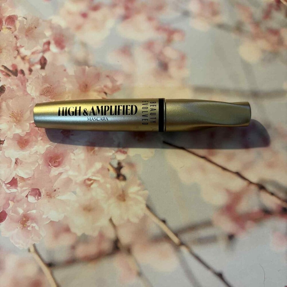 Brand New High & Amplified Black Mascara by Beauty Evolved #03